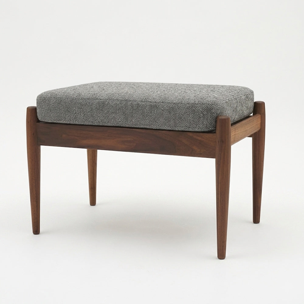 Paper Knife ottoman ［宮崎椅子製作所］