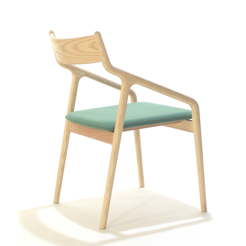 村澤 一晃 – HUG Online Store 宮崎椅子製作所 rib チェア 村澤一晃